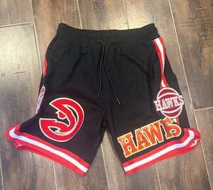 Pro Standard Atlanta Hawks Classic Chenille Black Mesh Shorts